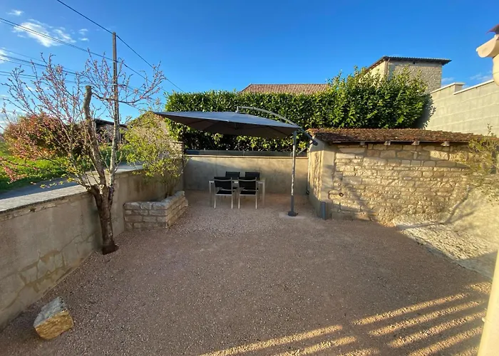 Petite Maison En Pierre Au Calme Avec Exterieur