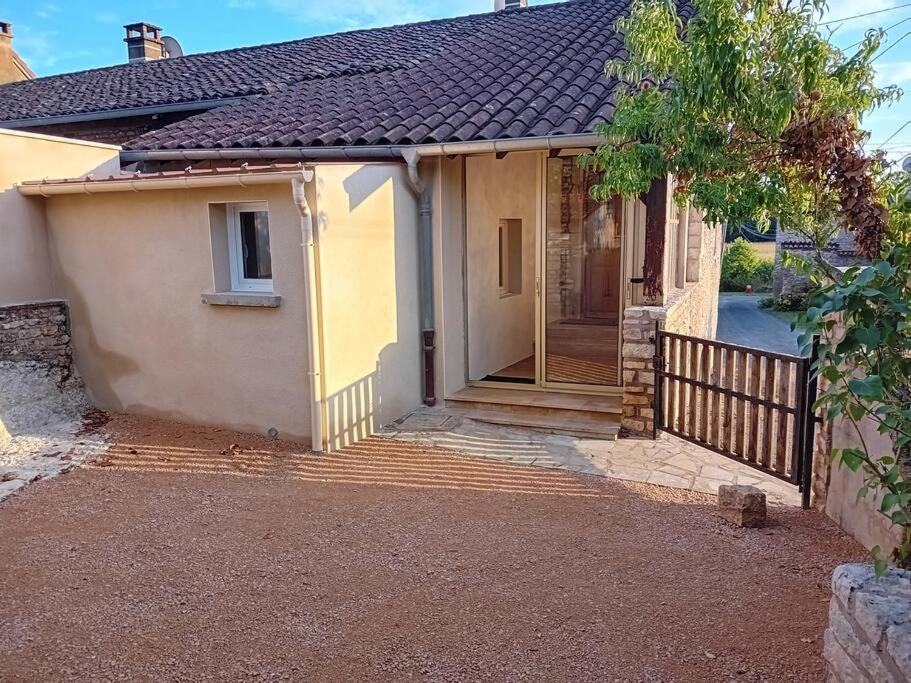 Petite Maison En Pierre Au Calme Avec Exterieur Montbellet