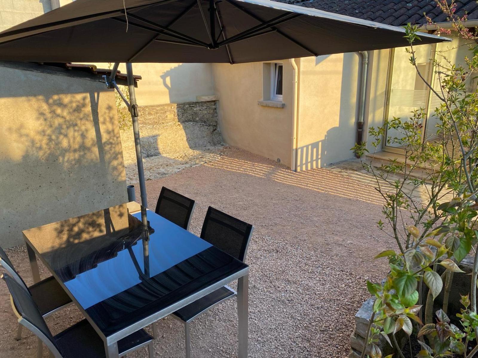 Petite Maison En Pierre Au Calme Avec Exterieur *